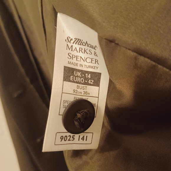 💐SOLD 💐Marks & Spencer Petite Size Long blazer - Picture 3 of 5